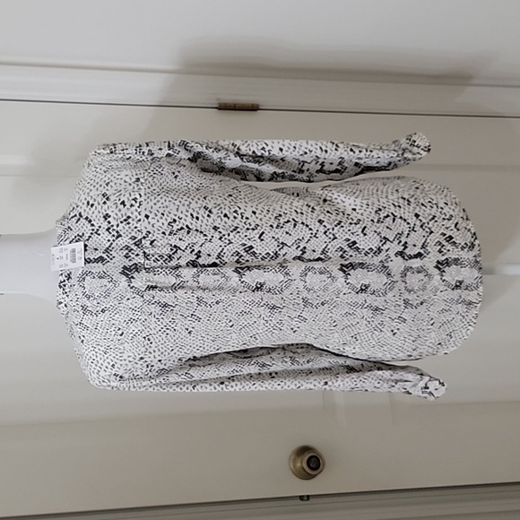 J Crew, Size XS Black, Gray, White Snake Print Button Down Blouse, NEW - Picture 5 of 15